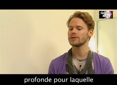 Celebrites-online-interview-qaf-convention-oct-31st-2010-00946.png