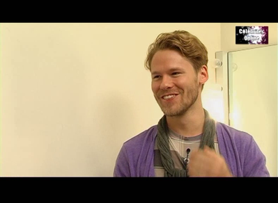 Celebrites-online-interview-qaf-convention-oct-31st-2010-01000.png