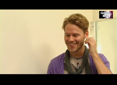 Celebrites-online-interview-qaf-convention-oct-31st-2010-01001.png