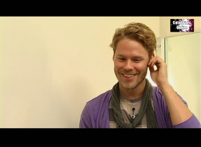 Celebrites-online-interview-qaf-convention-oct-31st-2010-01002.png