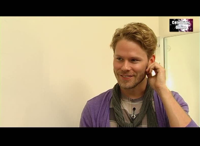 Celebrites-online-interview-qaf-convention-oct-31st-2010-01005.png