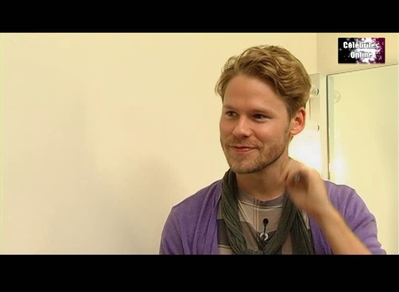 Celebrites-online-interview-qaf-convention-oct-31st-2010-01007.png