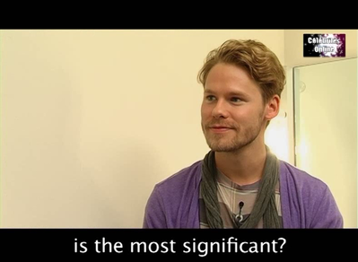 Celebrites-online-interview-qaf-convention-oct-31st-2010-01009.png