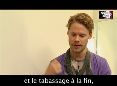 Celebrites-online-interview-qaf-convention-oct-31st-2010-01060.png