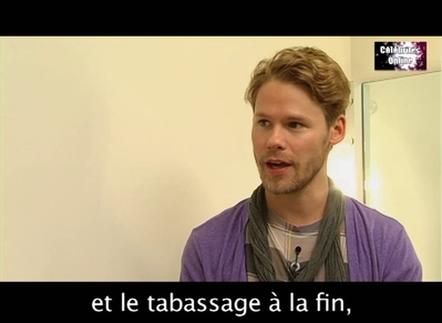 Celebrites-online-interview-qaf-convention-oct-31st-2010-01064.png