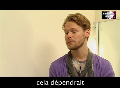 Celebrites-online-interview-qaf-convention-oct-31st-2010-01149.png