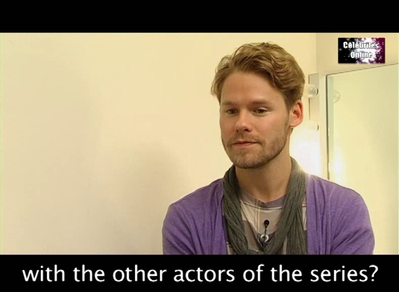 Celebrites-online-interview-qaf-convention-oct-31st-2010-01172.png