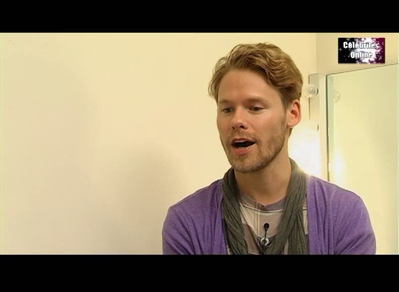 Celebrites-online-interview-qaf-convention-oct-31st-2010-01178.png