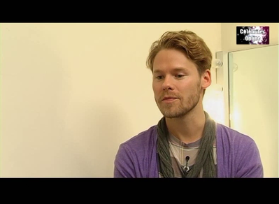 Celebrites-online-interview-qaf-convention-oct-31st-2010-01180.png