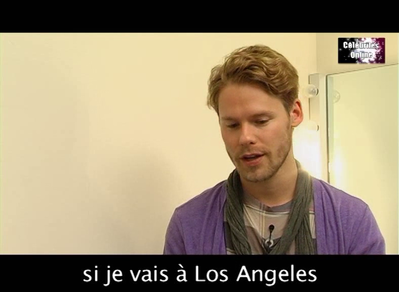 Celebrites-online-interview-qaf-convention-oct-31st-2010-01215.png