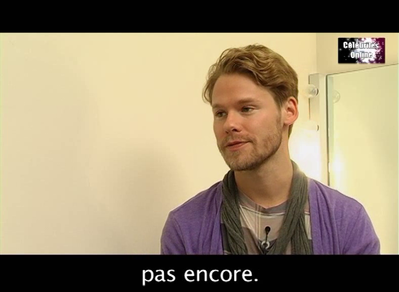 Celebrites-online-interview-qaf-convention-oct-31st-2010-01251.png