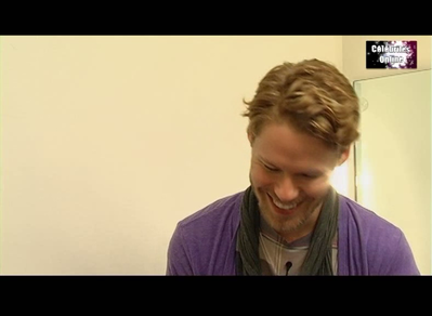 Celebrites-online-interview-qaf-convention-oct-31st-2010-01258.png