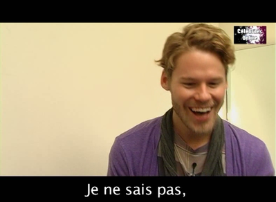 Celebrites-online-interview-qaf-convention-oct-31st-2010-01262.png