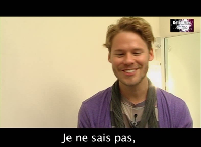 Celebrites-online-interview-qaf-convention-oct-31st-2010-01263.png