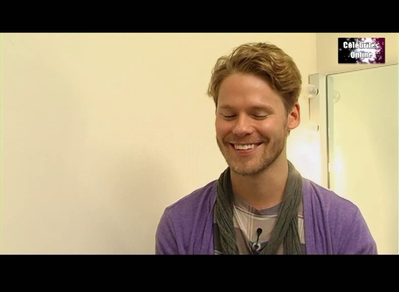 Celebrites-online-interview-qaf-convention-oct-31st-2010-01271.png