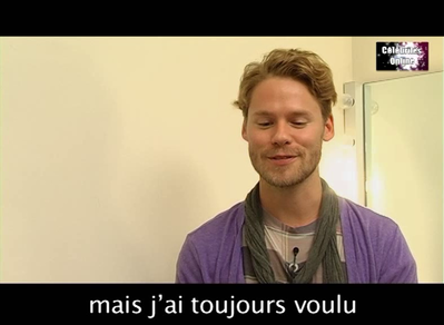 Celebrites-online-interview-qaf-convention-oct-31st-2010-01294.png