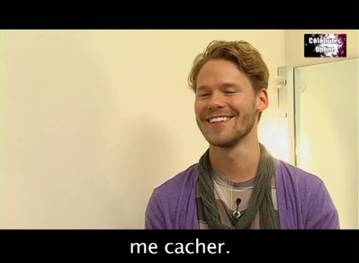 Celebrites-online-interview-qaf-convention-oct-31st-2010-01307.png