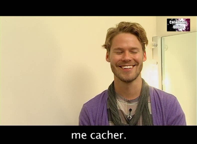 Celebrites-online-interview-qaf-convention-oct-31st-2010-01308.png