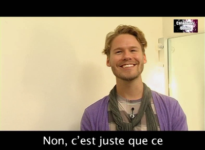 Celebrites-online-interview-qaf-convention-oct-31st-2010-01318.png