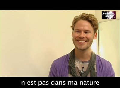 Celebrites-online-interview-qaf-convention-oct-31st-2010-01321.png