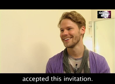 Celebrites-online-interview-qaf-convention-oct-31st-2010-01340.png