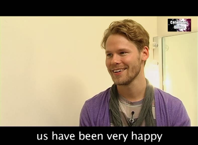 Celebrites-online-interview-qaf-convention-oct-31st-2010-01348.png