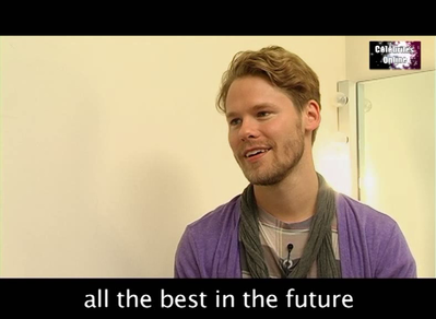 Celebrites-online-interview-qaf-convention-oct-31st-2010-01362.png