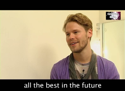 Celebrites-online-interview-qaf-convention-oct-31st-2010-01364.png