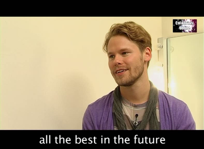 Celebrites-online-interview-qaf-convention-oct-31st-2010-01371.png