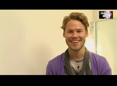 Celebrites-online-interview-qaf-convention-oct-31st-2010-01384.png