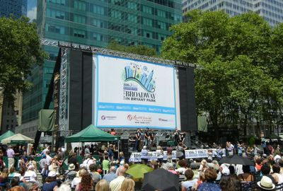 Silence-in-bryant-park-august-2nd-2012-0033.jpg